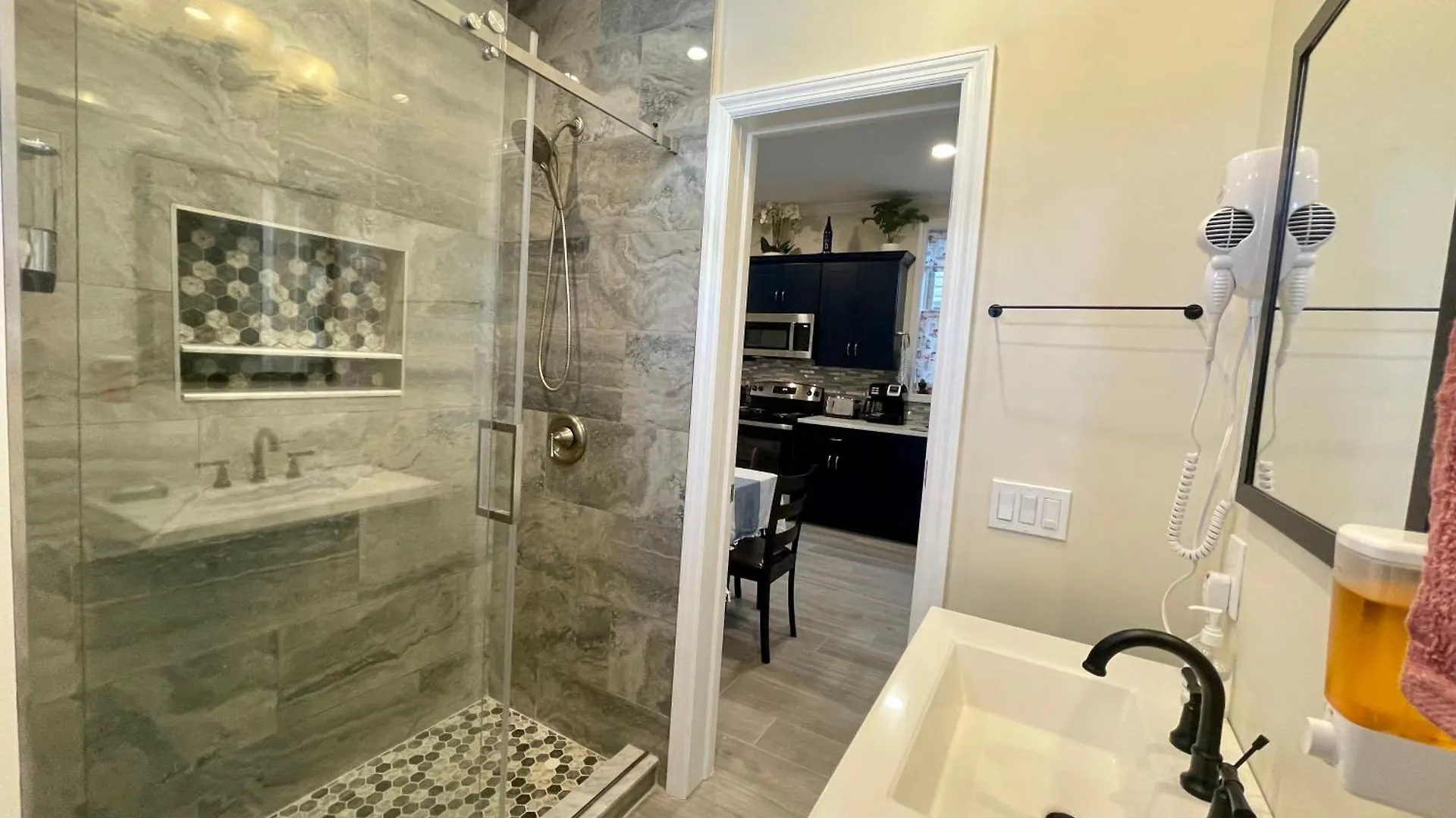 New York City Private Bedroom Near Free Ferry Boat! Homestay